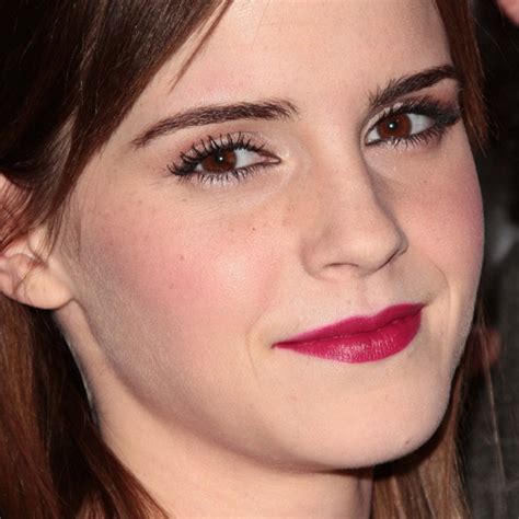 Emma Watson Makeup Beige Eyeshadow And Orange Lipstick Steal Her Style