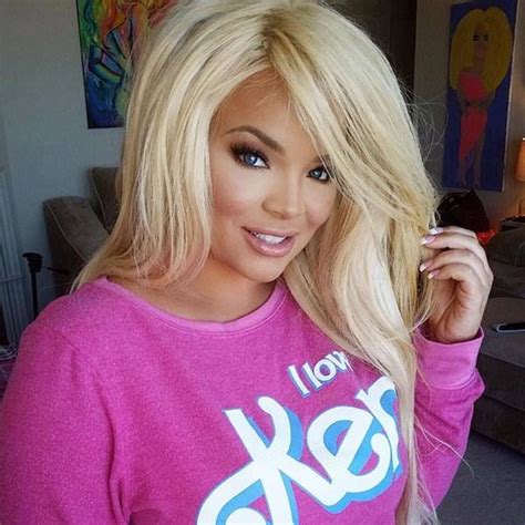 Trisha Kay Paytas In An I ️ Ken Pink Sweatshirt Great Hairstyles