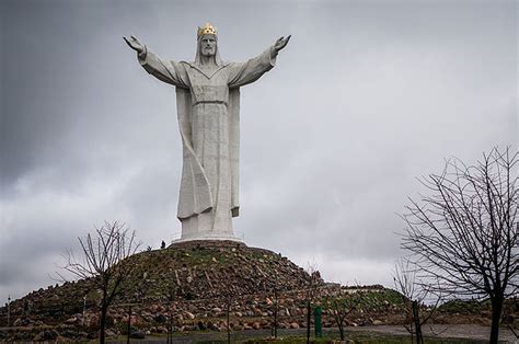 11 Must See Massive Religious Monuments