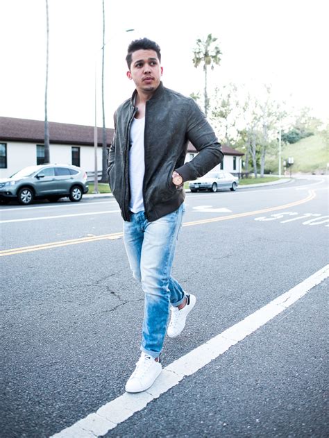 Light blue jeans are versatile but in most cases, some specific colors suit perfectly with light blue jeans for men and women. Men's Outfit Idea: Green Bomber Jacket, Light Blue Jeans ...