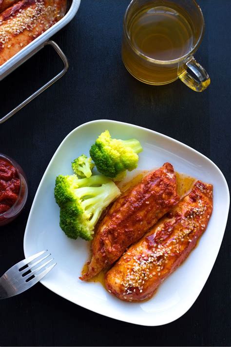 Chicken breast recipes to make for dinner tonight. Roasted Sriracha Chicken Breasts Recipe - Oven-Roasted ...