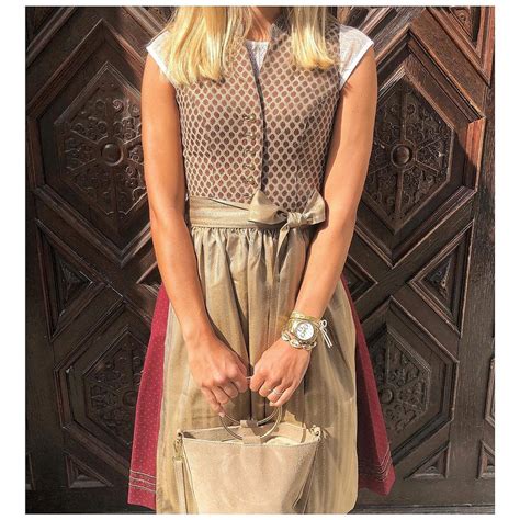 View all annalena baerbock tv. Dirndl Annalena kombiniert mit Dirndlbluse Franca | Dirndl ...