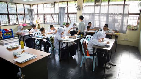 Malaysian government has announced a new immigration policy. UNHCR - Rohingya refugee beats the odds to get schooling ...