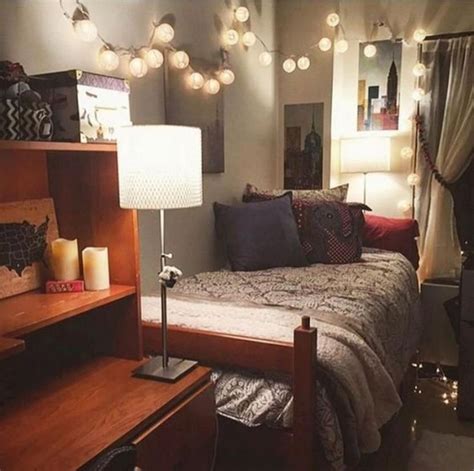 20 Minimalist Dorm Room Design