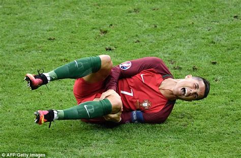 Cristiano Ronaldo Suffers Knee Injury In Euro 2016 Final Daily Mail