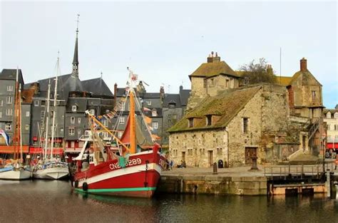 Euro 2020 son 16 turunda fransa ile i̇sviçre arasında oynanan mücadele nefesleri kesti. Honfleur, Calvados en 2020 | Honfleur, Village francais ...