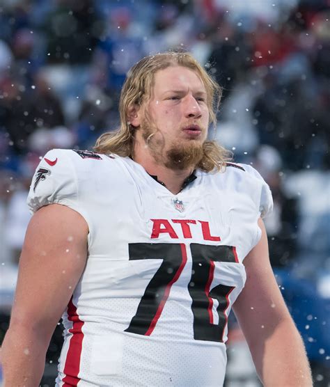 Free agent target for the Las Vegas Raiders; Kaleb McGary - Sports