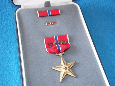 Vintage Us Bronze Star Medal And Pins In Original Case Etsy