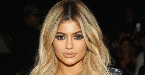 Kylie Jenners Look Alike Will Make You Do A Double Take Huffpost