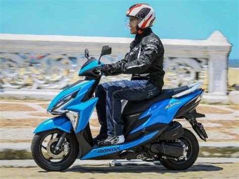 Honda PCX e Elite são os únicos scooters entre as motos mais vendidas MOTOO