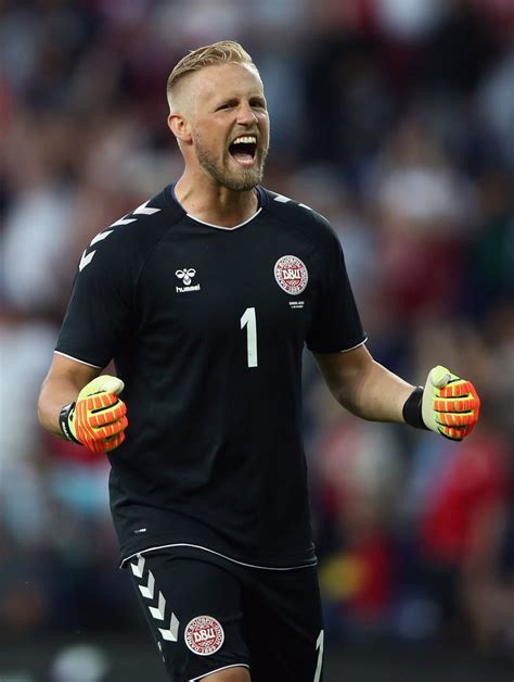 Schmeichel and carragher slam eden hazard after real madrid's defeat to chelsea. 🇩🇰most consecutive minutes without conceding for denmark: 👴 peter schmeichel: ⏱ 470 minutes ...