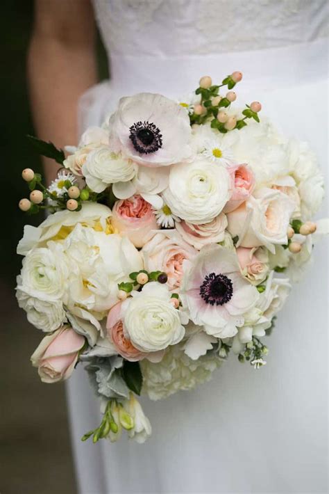 20 Beautiful Wedding Bouquets To Have And To Hold The Wedding Playbook