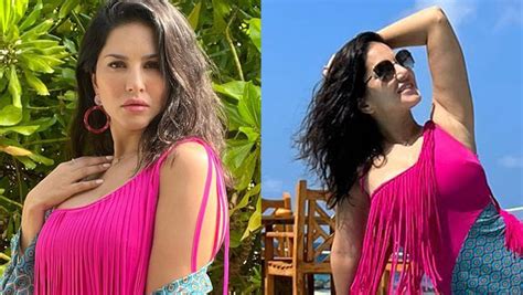Sunny Leone Looks Blazing Hot As She Slips In Swimsuit On Maldives Vacay