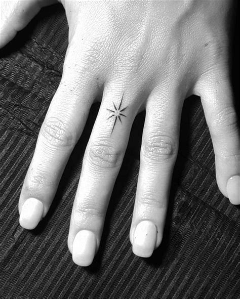 40 Tiny Yet Gorgeous Finger Tattoo Ideas You Must Love Page 34 Of 40