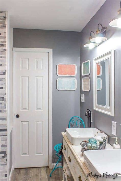 How To Make A Small Bathroom Look Larger With Paint Artcomcrea