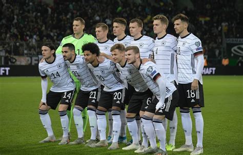 Wie schon 2016 nehmen 24 nationalmannschaften an der endrunde teil. Deutschland Fußball Mannschaft : Nationalmannschaft Das Ware Euer Deutschland Kader Fur Die Em ...