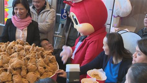 Jollibee Arrives In Winnipeg Dozens Brave The Cold For Grand Opening