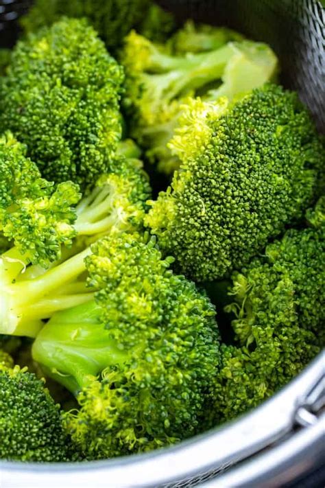 Learn how to make broccoli in the instant pot with a zero minute cook time. Instant Pot Steamed Broccoli (Pressure Cooker Broccoli ...