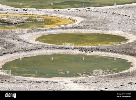 Spotted Lake Hi Res Stock Photography And Images Alamy