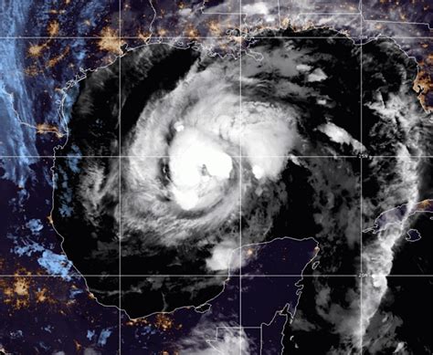 Hurricane Zeta Speeds Toward Storm Weary Louisiana Siouxlandproud
