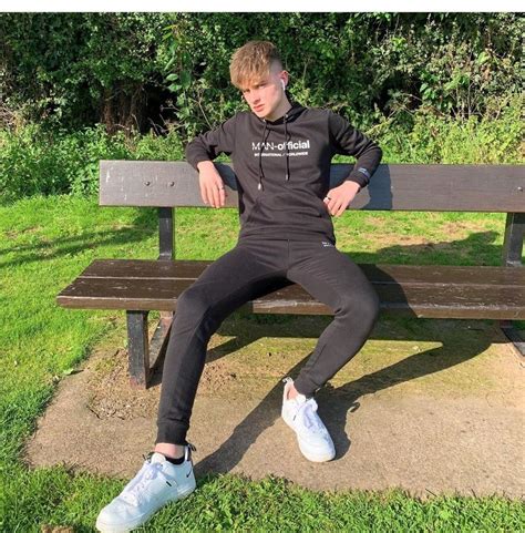 Nike Tech Tracksuit Sporty Outfits Men Bad Boy Style Best Poses For Men British Boys Nike