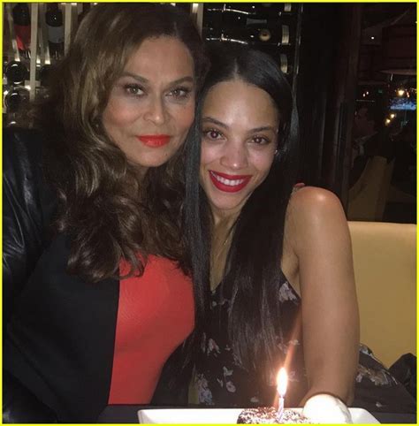 Beyonce Helps Mom Tina Knowles Celebrate Her Birthday Photo 3544075 Beyonce Knowles Solange