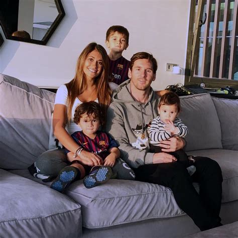 Lionel messi dated macarena lemos and then dated model luciana salazar, and then married beautiful antonella roccuzzo in the year 2008. Lionel Messi's wife shares lovely family photo as they ...