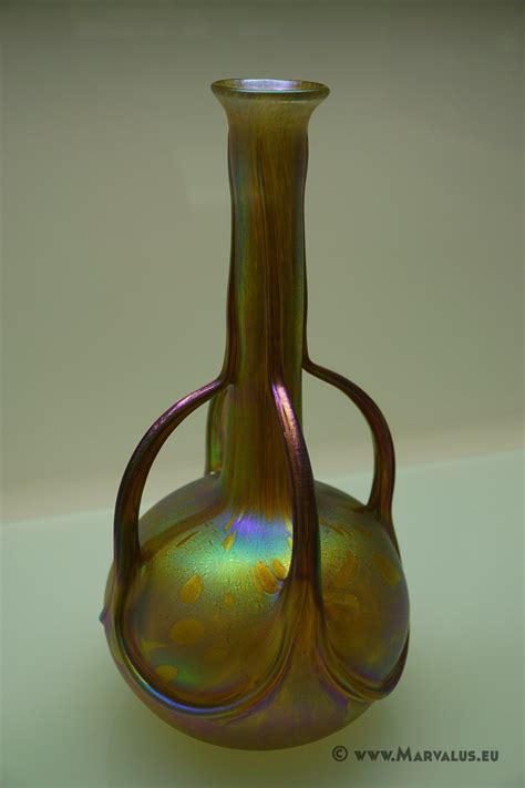 Iridescent Loetz Vase Jarrón Iridiscente Loetz Hentrich Glass Museum Dusseldorf Glass