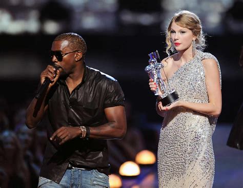 taylor swift s ex taylor lautner thought kanye west s 2009 vma interruption was a practiced