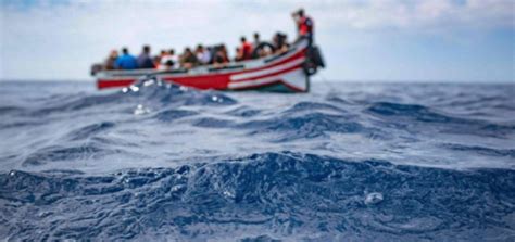 مصطفى الخلفي، وزير الإعلام المغربي السابق. لوقف الهجرة إلى إسبانيا.. المغرب يصرف أكثر مما يمنحه له ...