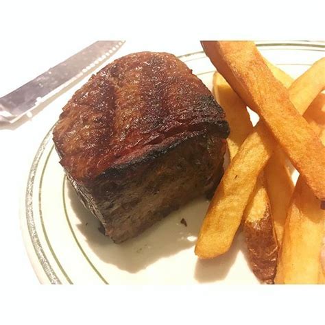 ハワイグルメ Wolfgangs Steak House 🍖 ロイヤルハワイアンセンターの中にあるウルフギャング🙋 最高級の熟成肉