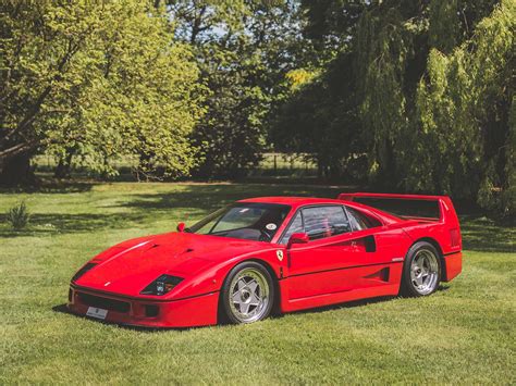 It was built from 1987 to 1992, with the lm and gte race car versions continuing production until 1994 and 1996 respectively. 1989 Ferrari F40 - Heroes And History