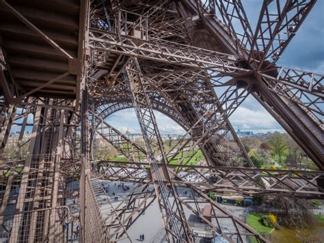 La Tour Eiffel Il Monumento Simbolo Di Parigi Storia E Curiosit