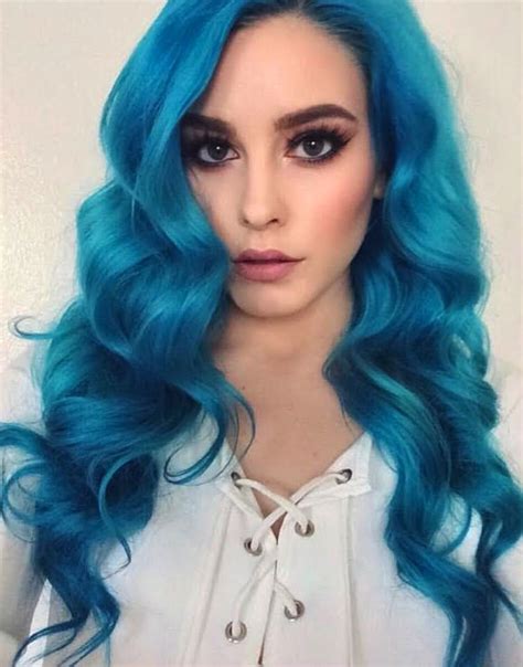 Blue And Turquoise Hair Color And Lovely Wavy Hairstyle Model Lauren
