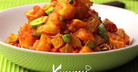 1 papan pete dikupas dan di belah masak sampai bumbu meresap, agar rada kering. Resep Sambal Goreng Kentang Kering