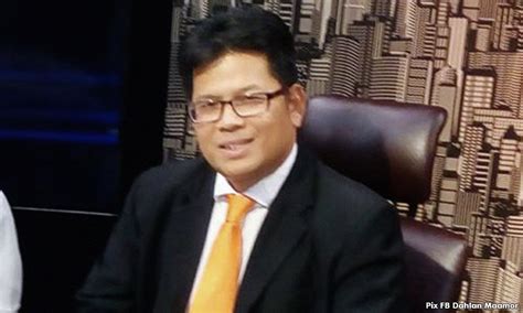 Sampai akhirnya sang ibu menggendongnya. MOUNTDWELLER: Sah! 'Pemanggil wanita' mahu pengacara ...