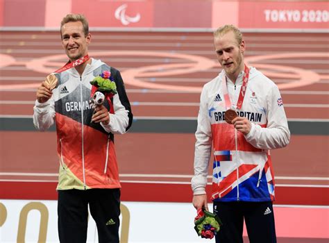 Paralympics Jonnie Peacock Shares Bronze In Spectacular T64 100m The