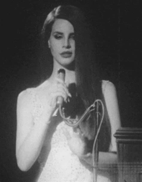 lana del rey dr find and share on giphy