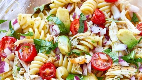 Cocina express Prepara un rica y fácil ensalada fría de pasta con