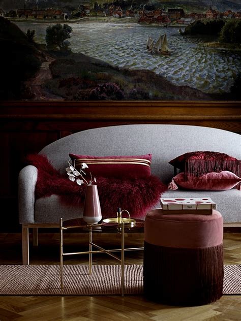 Die Herbst-Trendfarbe: Bordeaux! Dunkles Weinrot wirkt ...