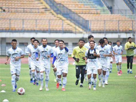 Pun, akun instagram @official.pialamenpora sudah merilisnya. Robert Harap Tidak Ada Pemain Yang Cedera di Piala Menpora ...