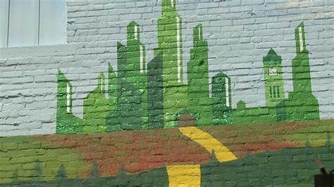 Oconomowoc Wizard Of Oz Mural Work Of Father Daughter Artists
