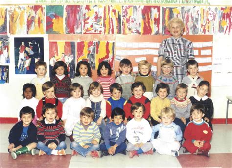 Photo De Classe Petite Section De Maternelle De 1984 Ecole Les Pins