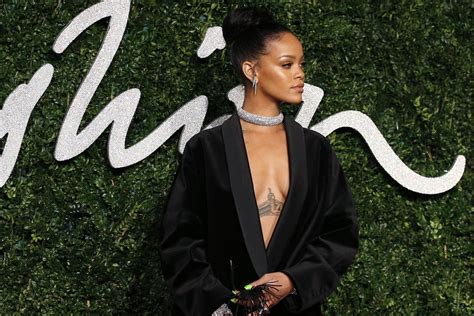 Rihanna Leaves Fans In A Fluster On Thanksgiving With Racy Underwear
