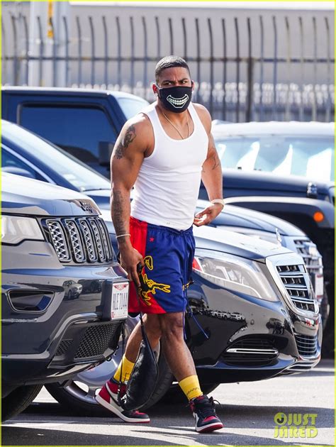 Photo Nelly Looks Buff Going Shirtless Leaving Dwts Rehearsals 06