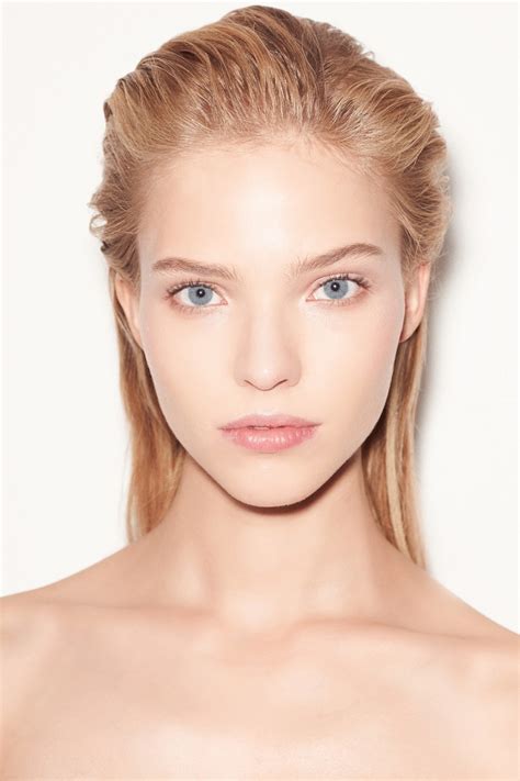 backstage beauty at versace spring 2015 wet look hair 2015 makeup luss makeup and beauty