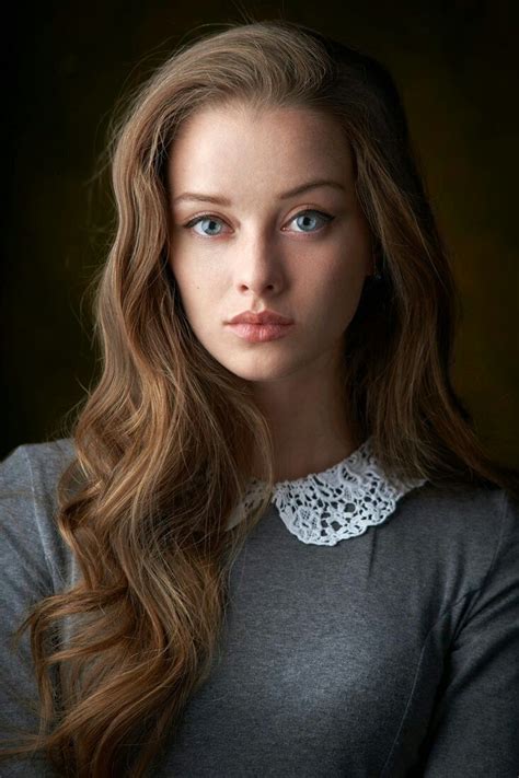 Jest jedna z najlepiej sprzedających się akcesoriów na roblox. Pin by patricia kaye on Female Face | Beautiful girl face ...