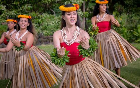 Hula In The Hawaiian Islands Hawaiian Hula Dance Dancers Outfit
