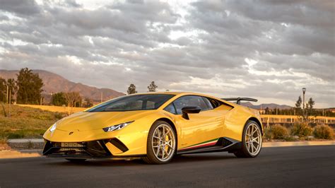 Lamborghini Peformante Huracan Yellow Wallpaper 4k