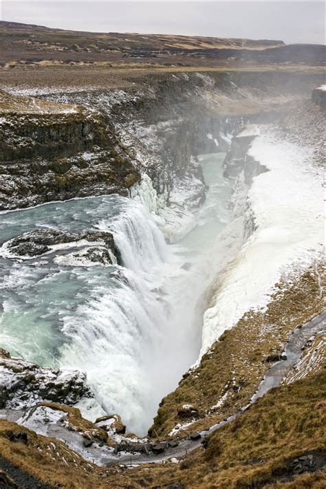 Gullfoss (golden waterfall) is an iconic waterfall of. De Waterval Gullfoss op IJsland.